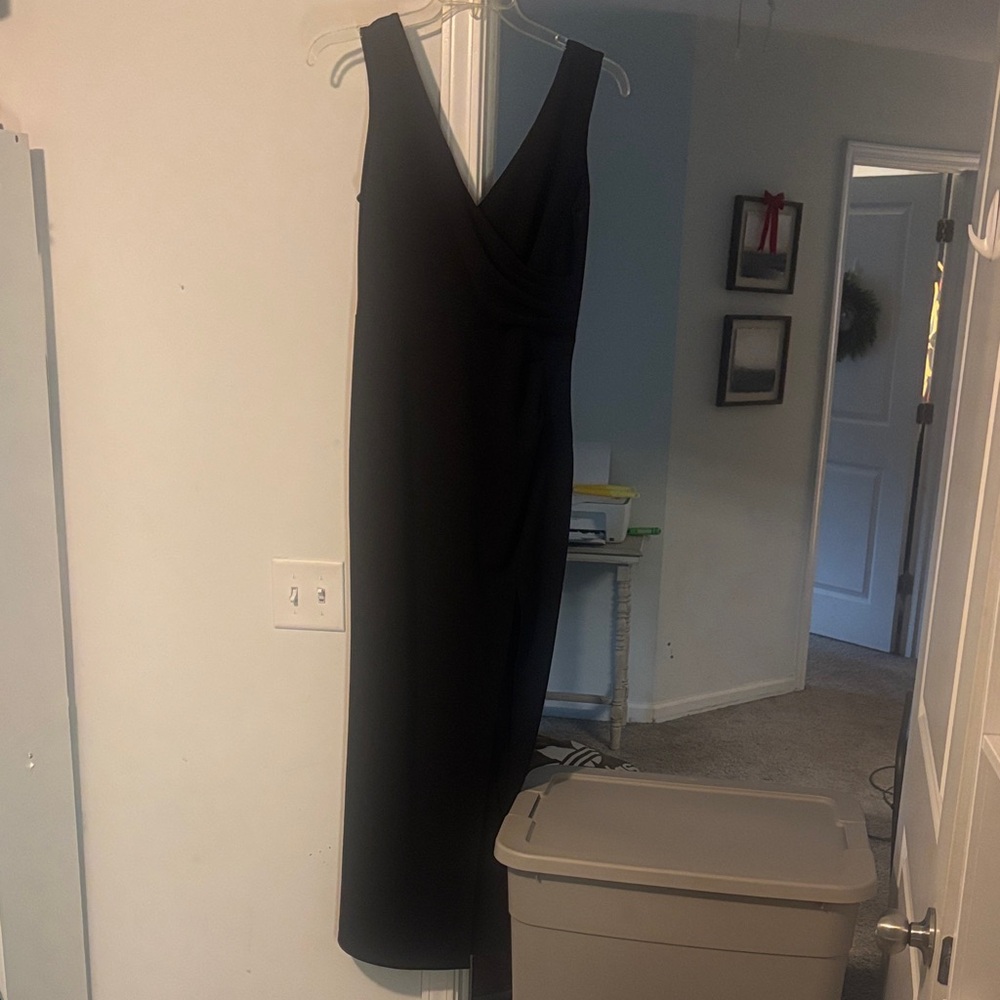 Chic Black Sleeveless Maxi Dress - Picture 2 of 6